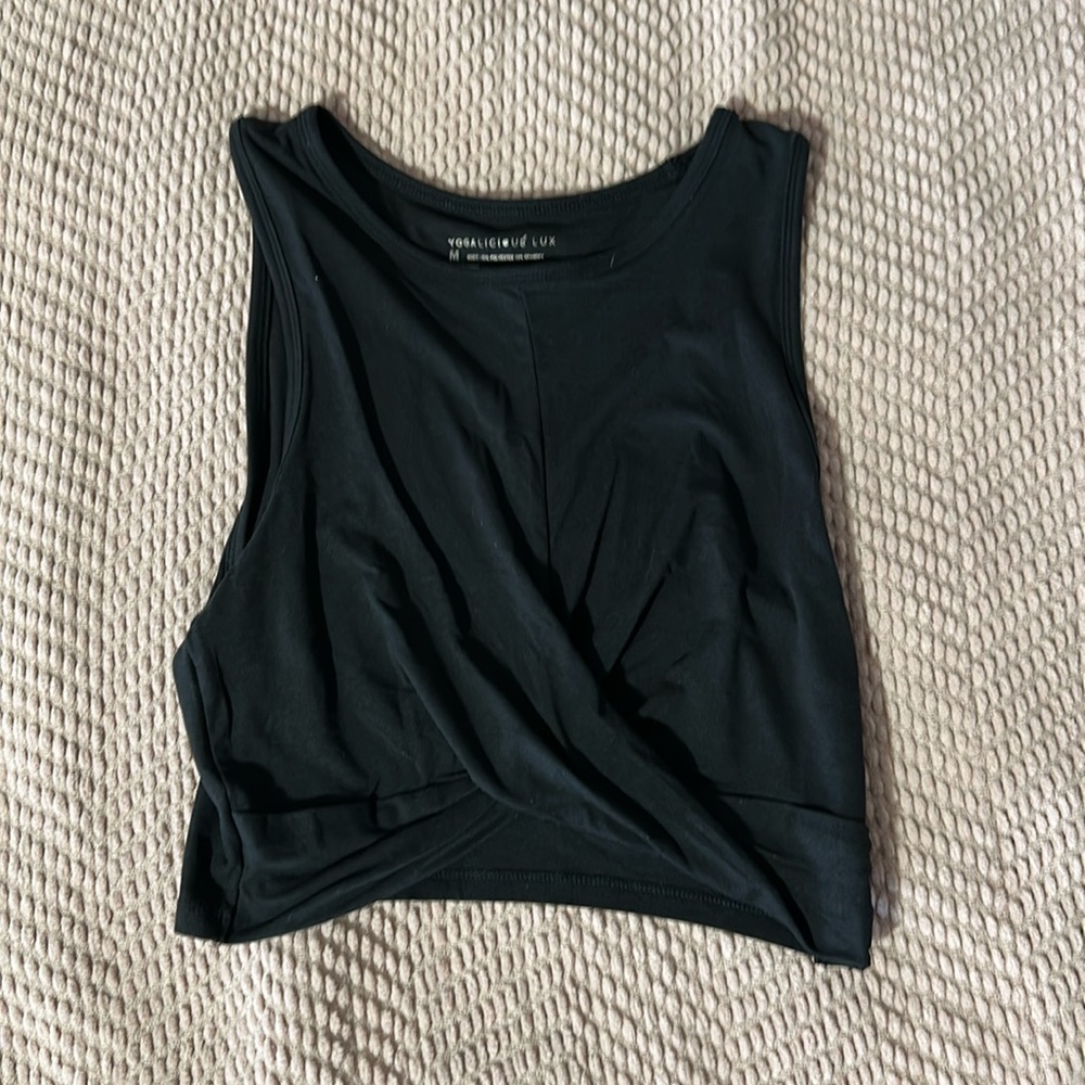 Black yoga top